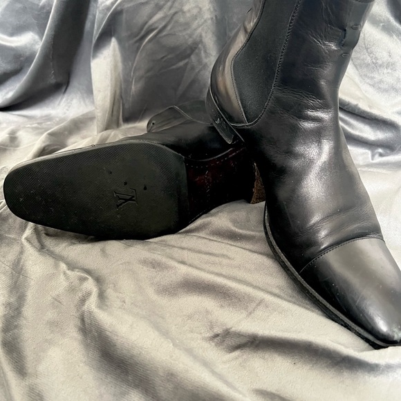 Made in Italy. Ankle leather boots. Perfect condition. LOUIS VUITTON PARIS - Picture 8 of 8